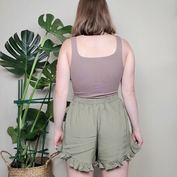 American Eagle Ruffle Shorts Olive Green Medium - Picture 2 of 7